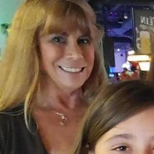 Meet your Posher, Lynda